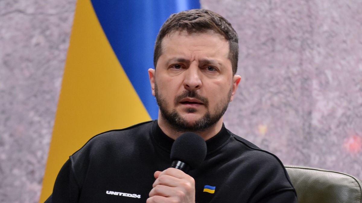 Boje jsou těžké, ukrajinské jednotky ale postupují, oznámil Zelenskyj